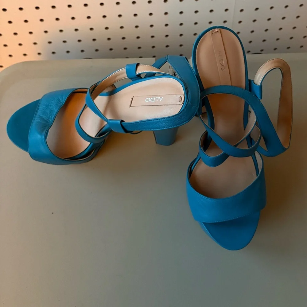 Aldo Teal Strappy Platform Heels size 8.5